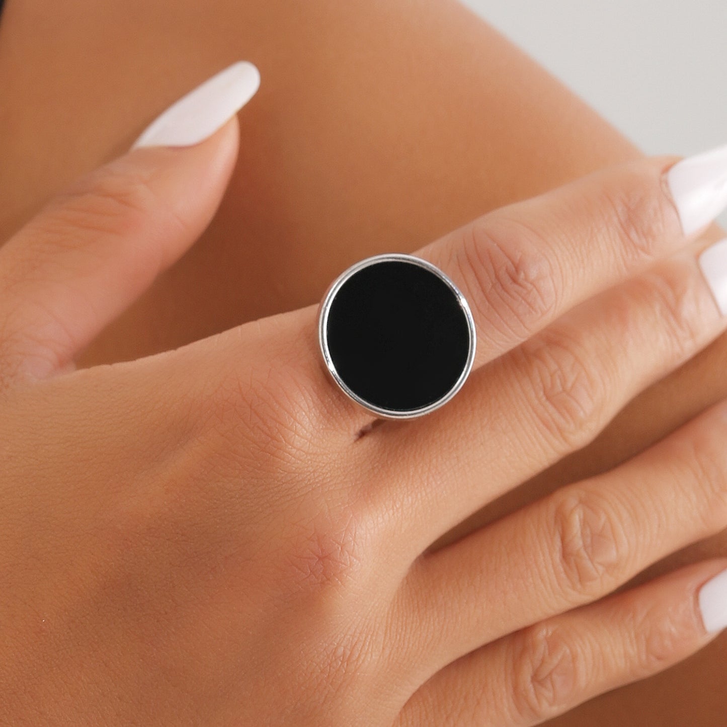 Kalter Metall-Schwarz-Fritillary-Ring