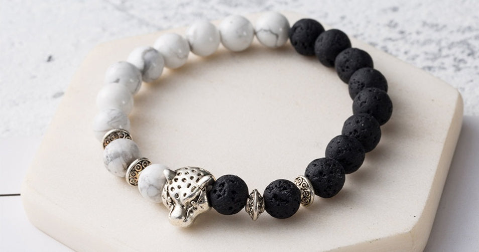 8mm Naturstein Lavastein Perlenarmband für Männer Leopardenkopf Leopardenanhänger Charm Armband Handgemachter Schmuck