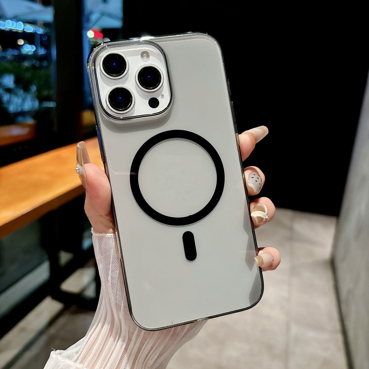 iPhone 12-17 Modelle/Magnetische transparente PC-Schutzhülle