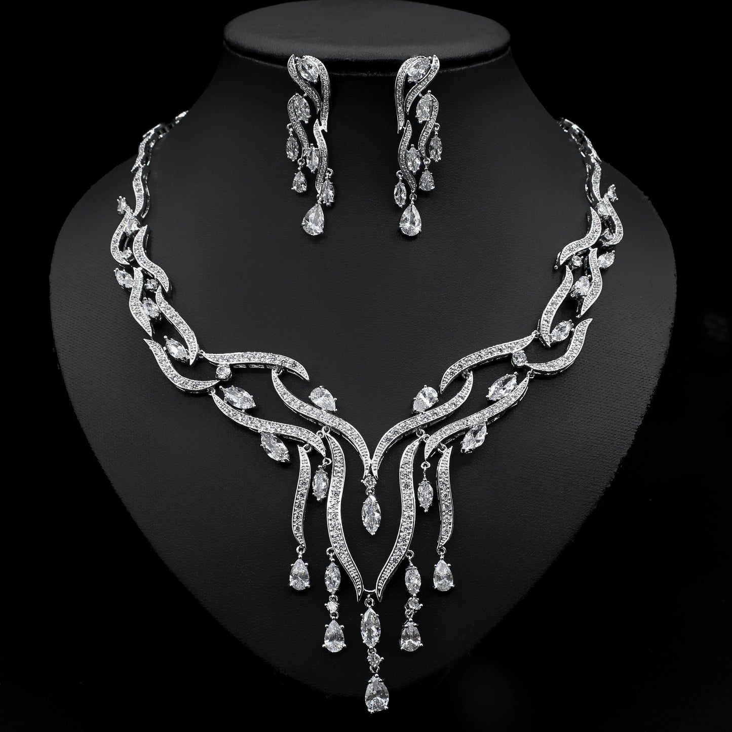 Neuer Kristallschmuck Zirkon Schmuck Set Quaste Anhänger