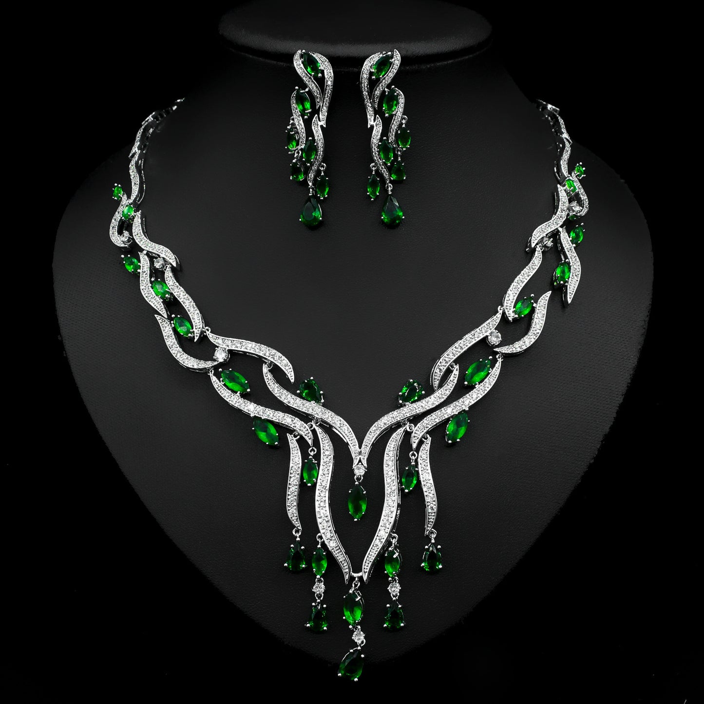 Neuer Kristallschmuck Zirkon Schmuck Set Quaste Anhänger