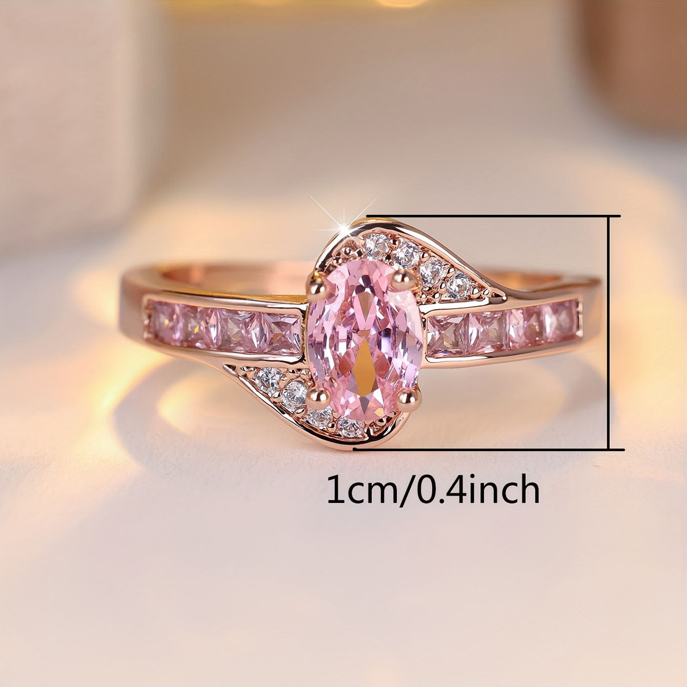 Dieser schlichte Damenring in elegantem Roségold Rosa